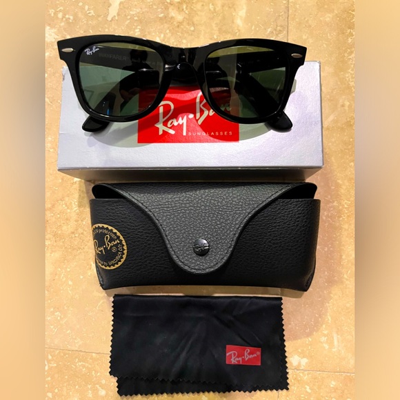 EC Ray-Ban Wayfarers with Box Hard Case Cloth - Picture 1 of 5